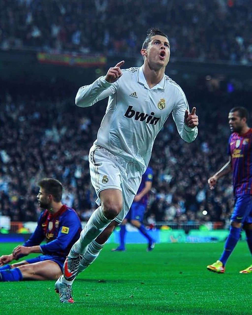 九游体育官网-包含C罗连续十五场比赛得分超过比赛规则变更，皇家马德里不断突破！上演精彩一战的词条